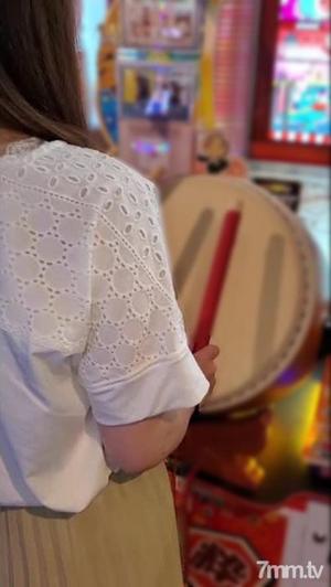 [fc2-ppv 2035621]【流出】Re:色白美乳で感度良好な後輩。部屋に連れ込み、ゴムを忘れたので中出しだドン! FC2-PPV-2035621