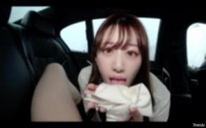 [fc2-ppv 2661854]車男推薦【乃木坂系の女子大学生】の登場です！ユックリなのに最高に気持ちいい！！雨降る車内で小さなお口に濃厚射精、口から溢れ出る姿に唖然・・・ FC2-PPV-2661854